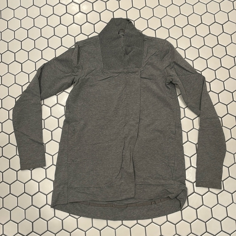 Gray Lululemon sweatshirt, size S